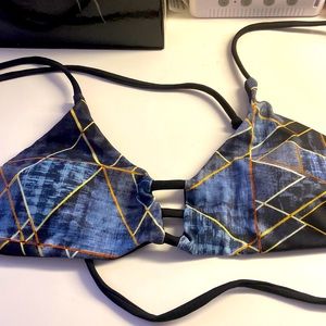 •Two piece swiumsuit | medium | boutique in puerto rico |colors:blue,black,green